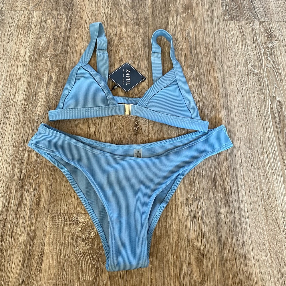 Zaful bikini top size 4 NWT